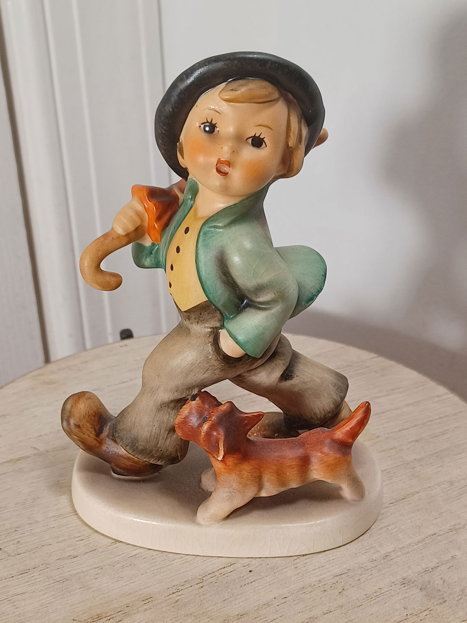 Hummel Figurine: Hummel Figurine