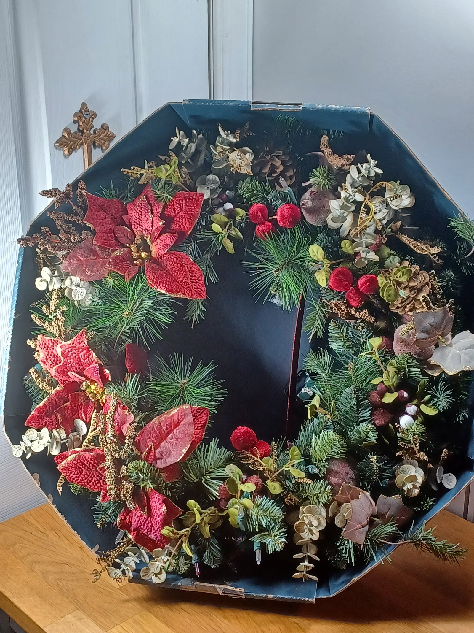 Christmas Wreath with Door Hook: Christmas Wreath with Door Hook