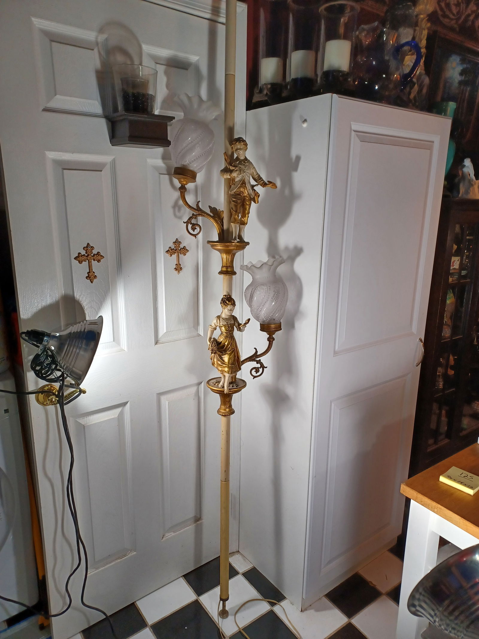 Vintage Mid Century Hollywood Regency Style Cast Iron Figural Pole Lamp (1 of 13)