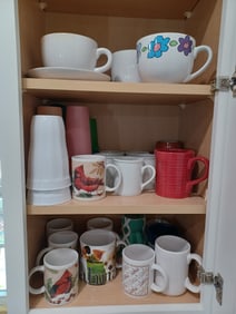 Lot Coffee Mugs / Glassware