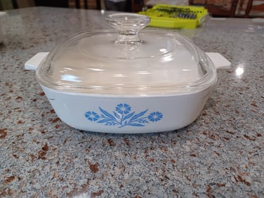 Corning Ware Casserole w/lid