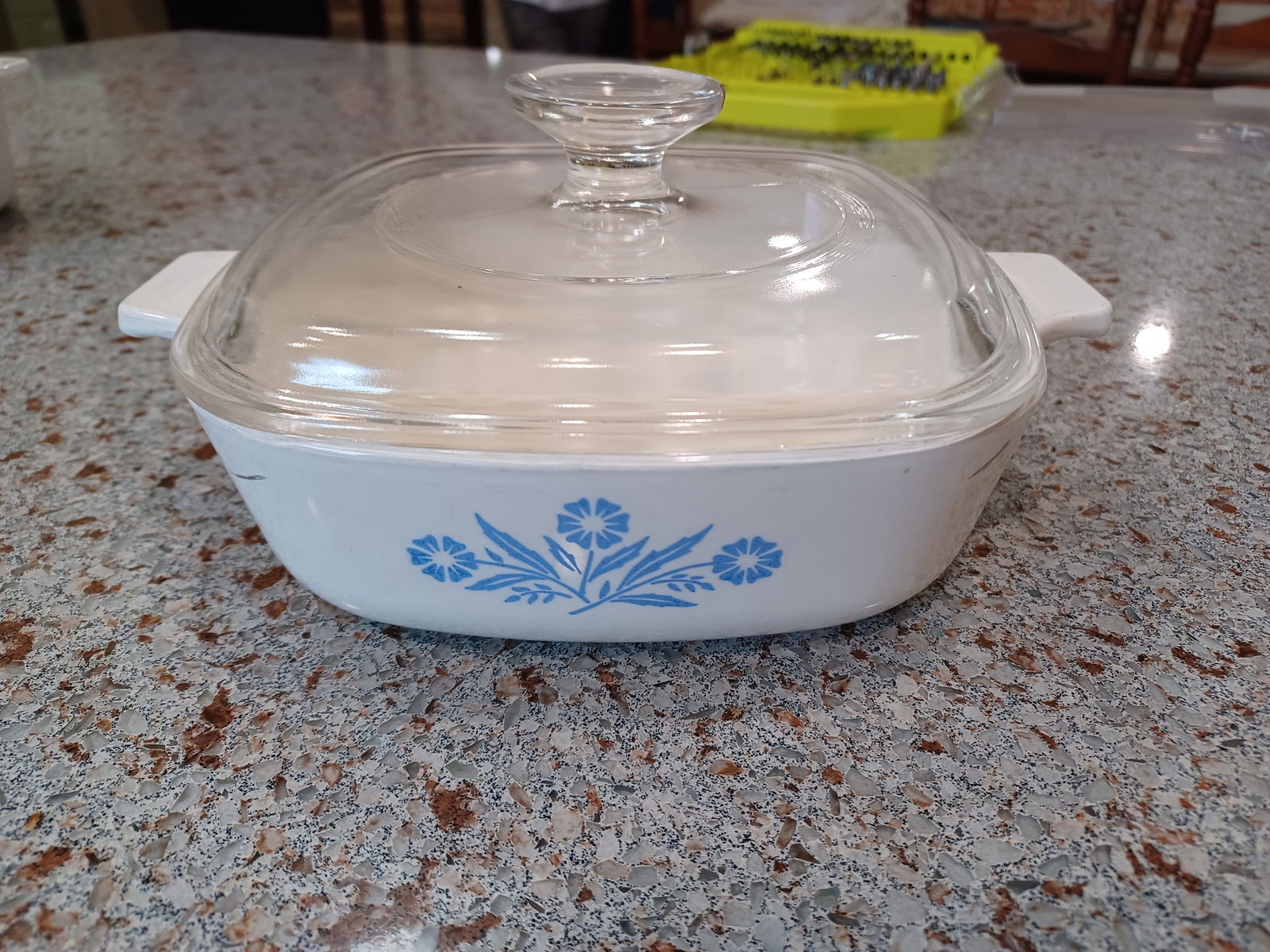 Corning Ware Casserole w/lid (1 of 5)
