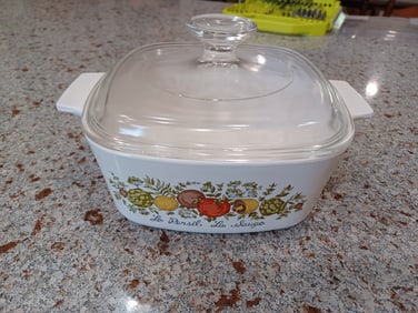 Corning Ware 1.5 Qt Casserole w/ lid