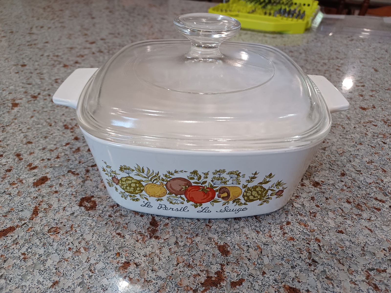 Corning Ware 1.5 Qt Casserole  w/ lid (1 of 7)