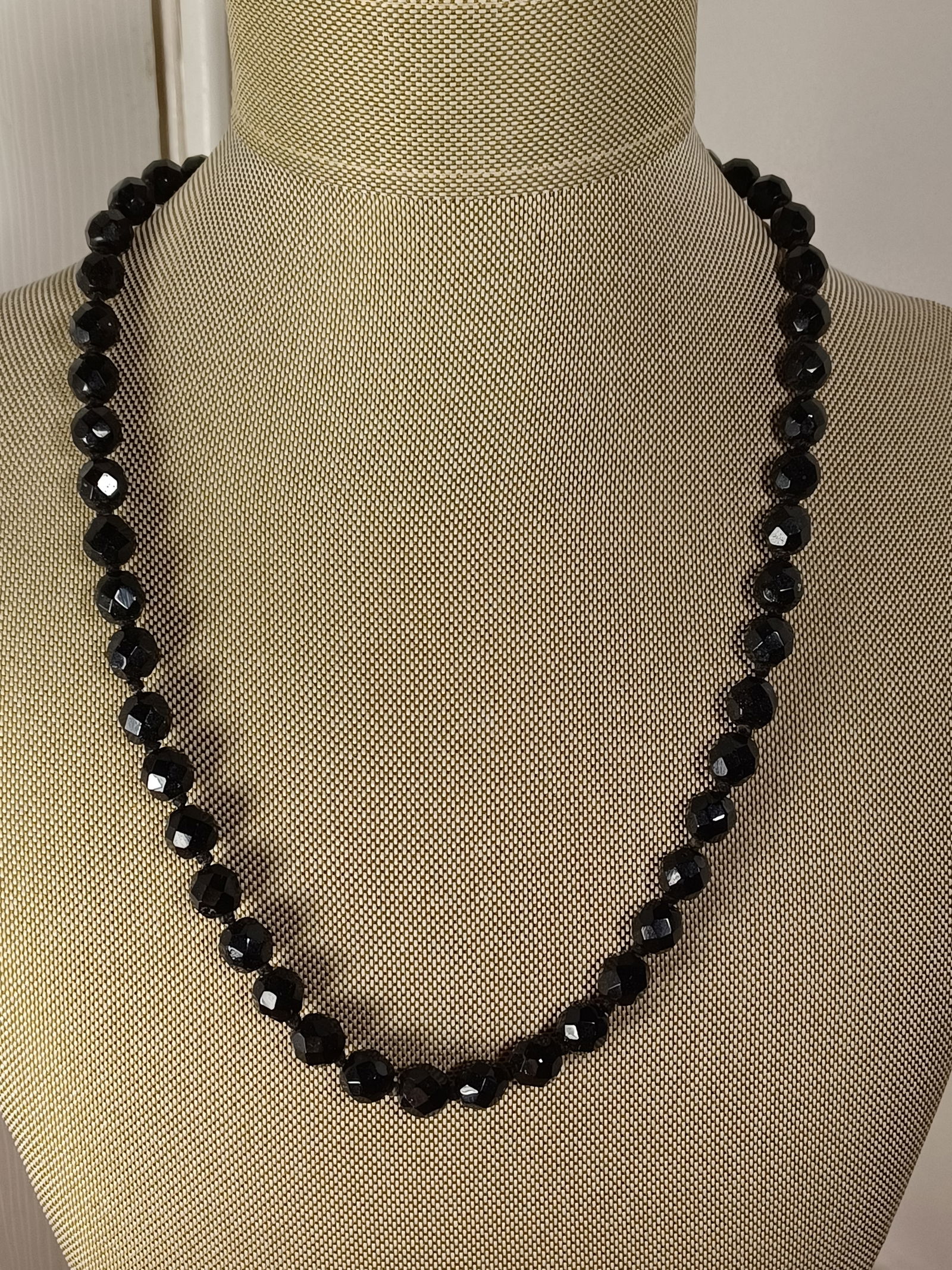 Black Glass Bead Necklace: Black Glass Bead Necklace