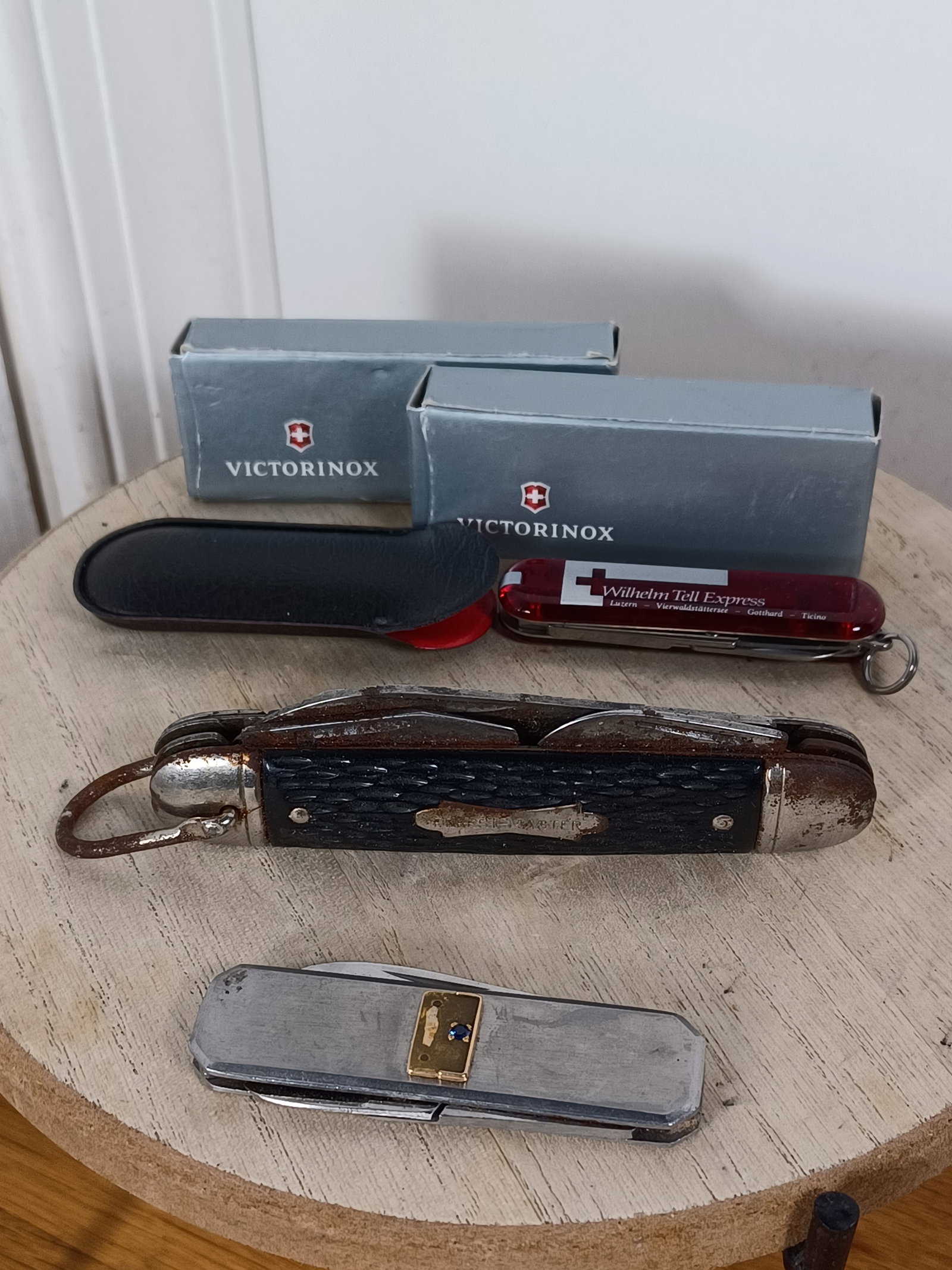 Vintage Knife Lot/ Forest Master: Vintage Knife Lot/ Forest Master