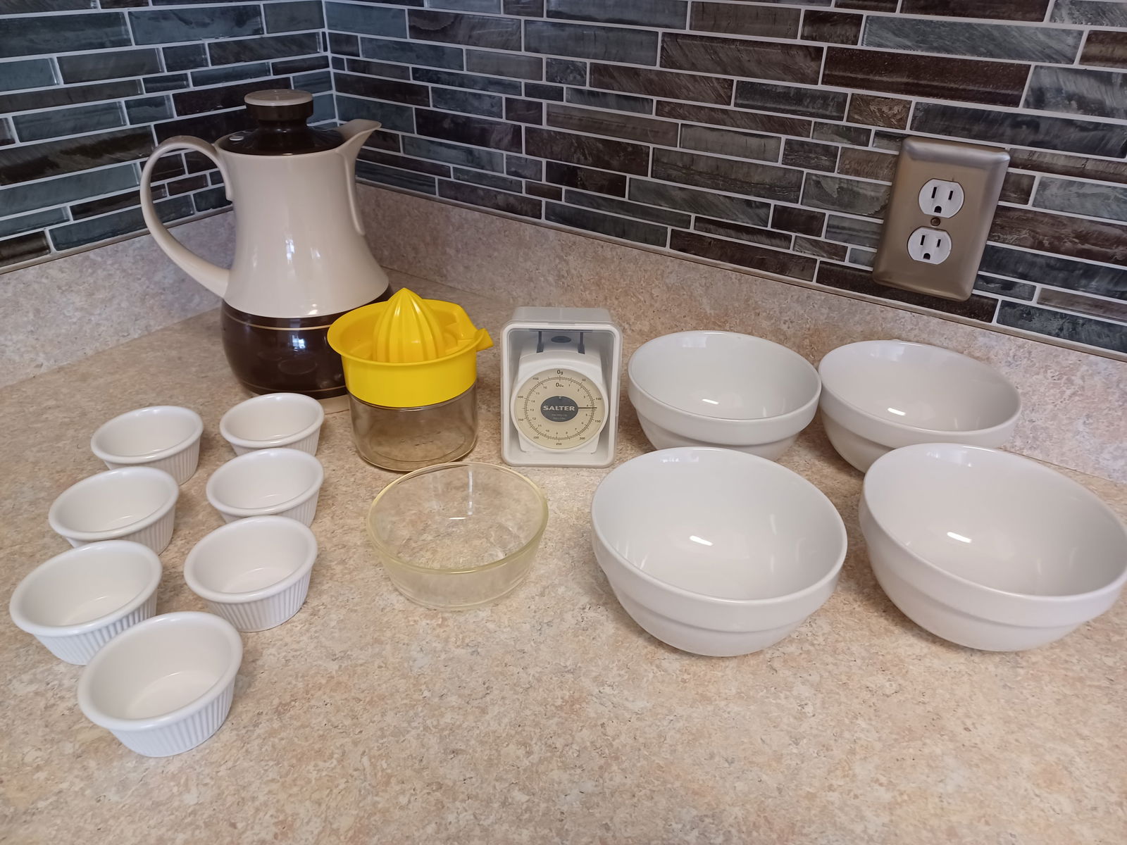 Lot of Misc Kitchen Items (1 of 8)