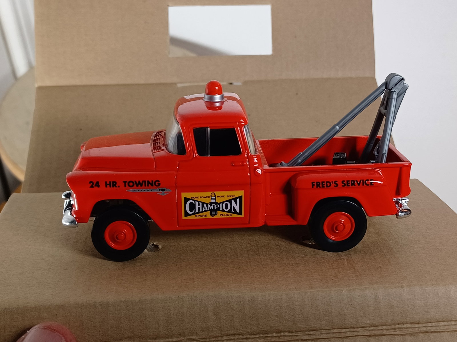NEW in box Matchbox Mail Away Champion Towing & Service Truck: NEW in box Matchbox Mail Away Champion Towing & Service Truck