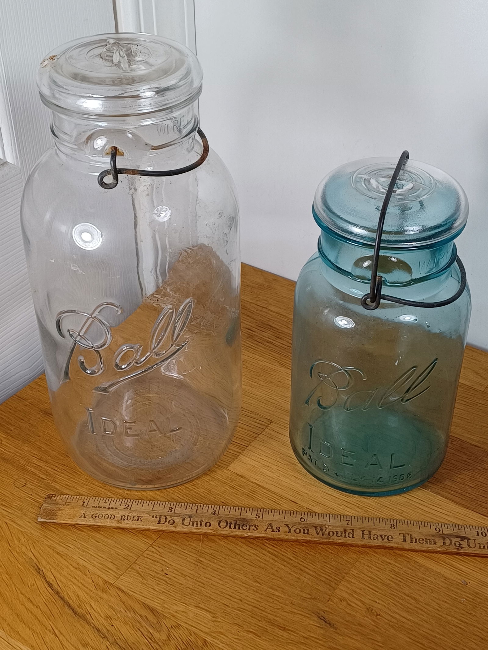 Lot of 2 Vontage Ball Jars (1 of 7)