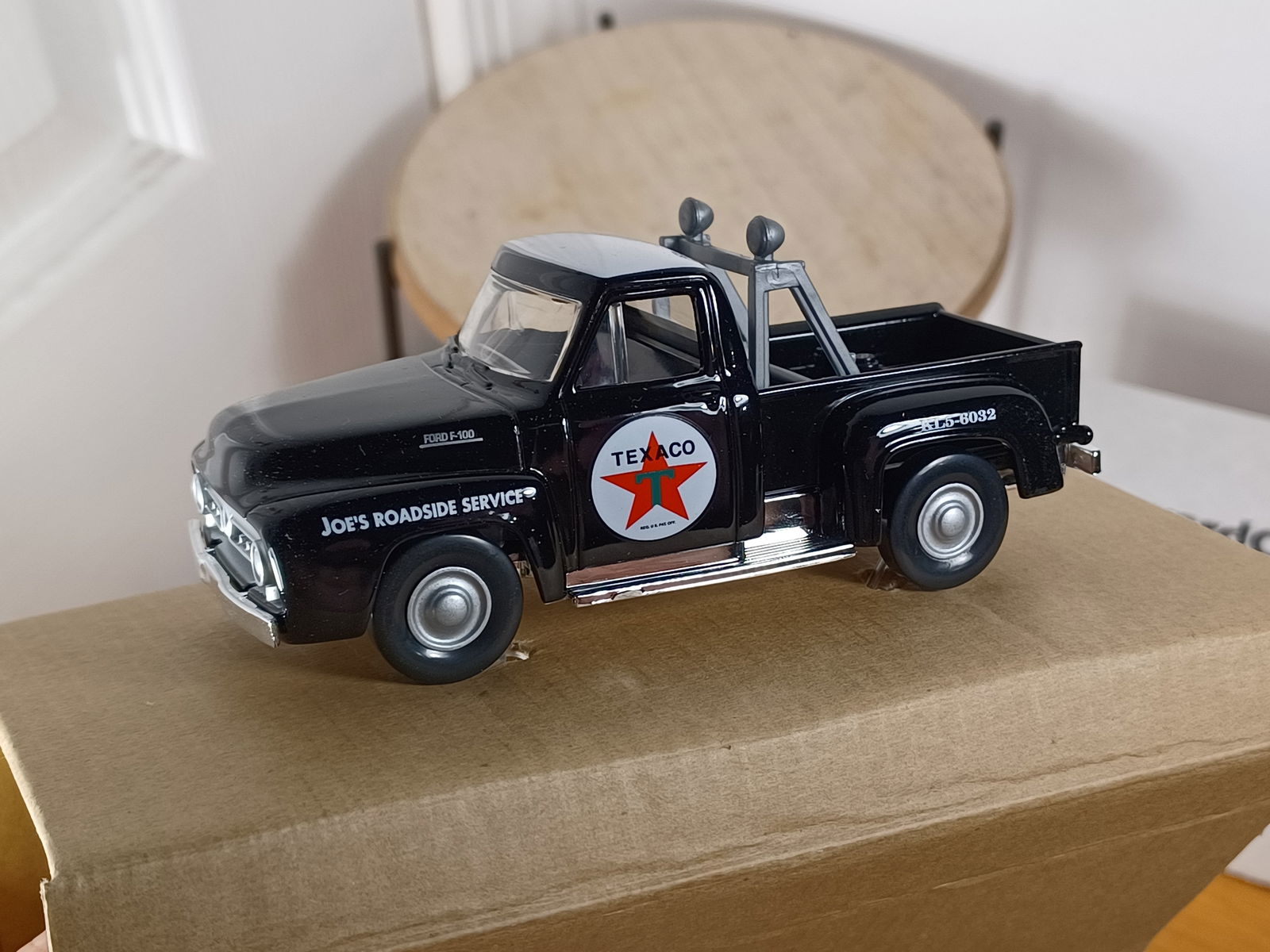 NEW in box Matchbox Mail Away Texaco Roadside Service Truck: NEW in box Matchbox Mail Away Texaco Roadside Service Truck