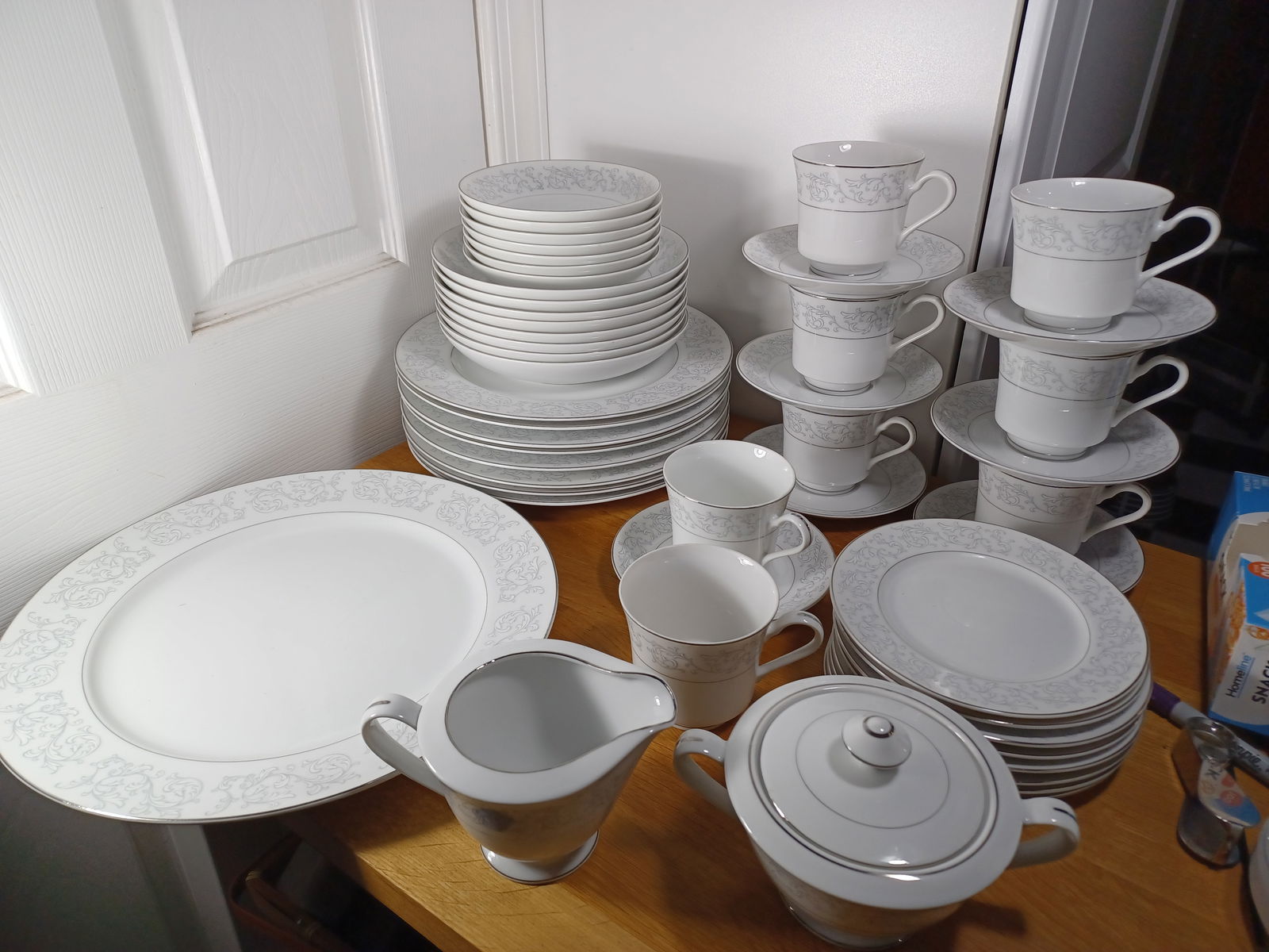 Large Lot of Fine China in Allene Pattern 60+ Pieces: Large Lot of Fine China in Allene Pattern 60+ Pieces