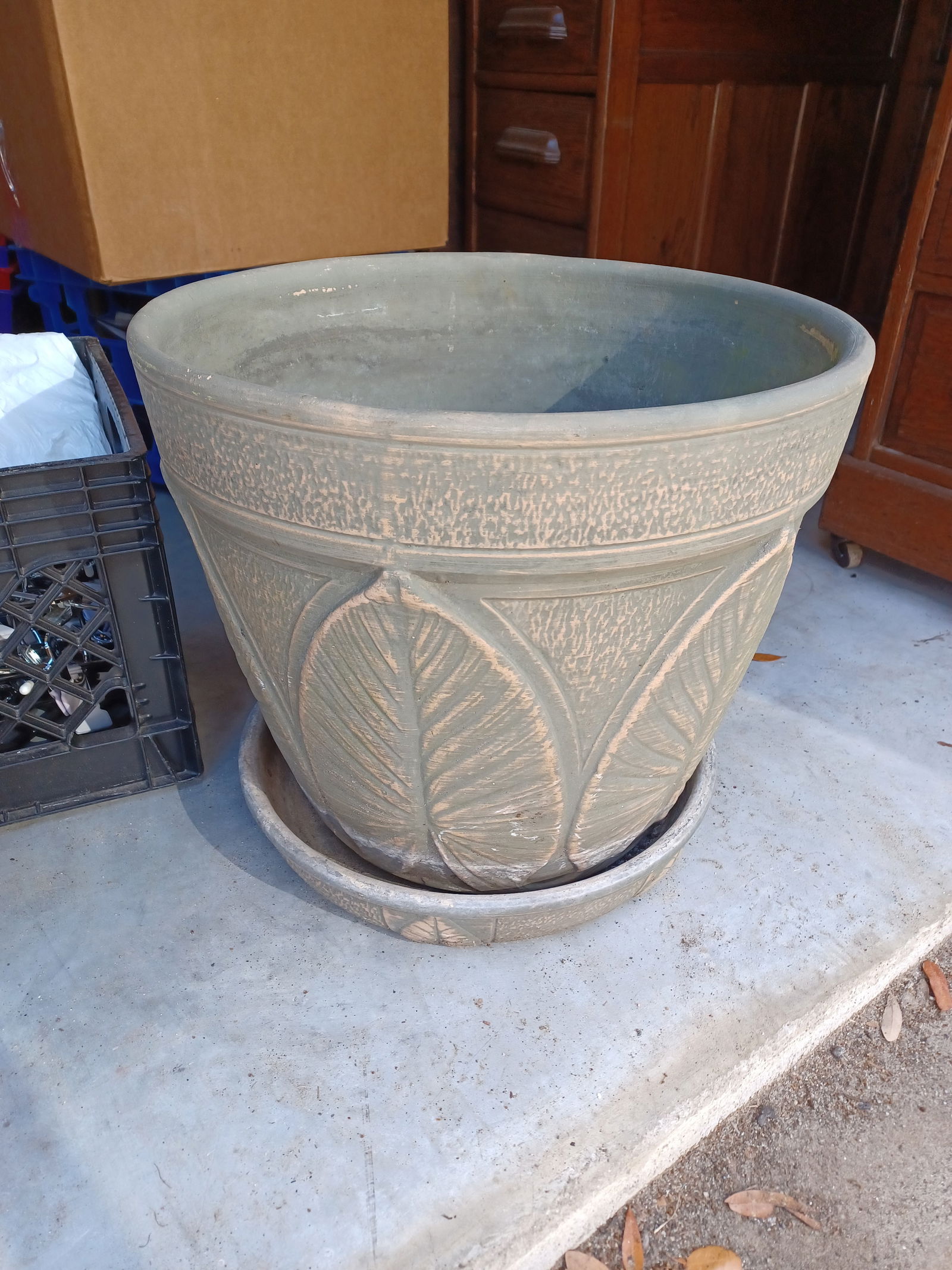 Large Vintage USA Pottery Planter and matching Tray (1 of 6)