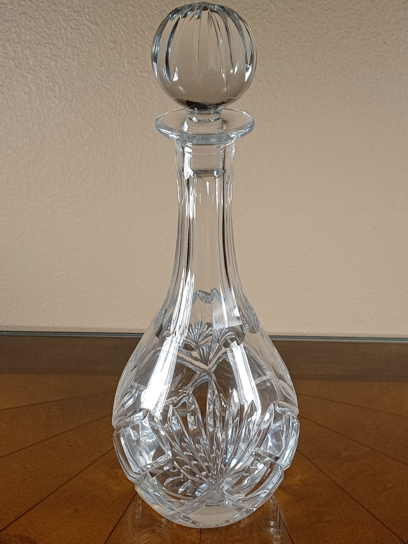 Beautiful Crystal Decanter (1 of 7)