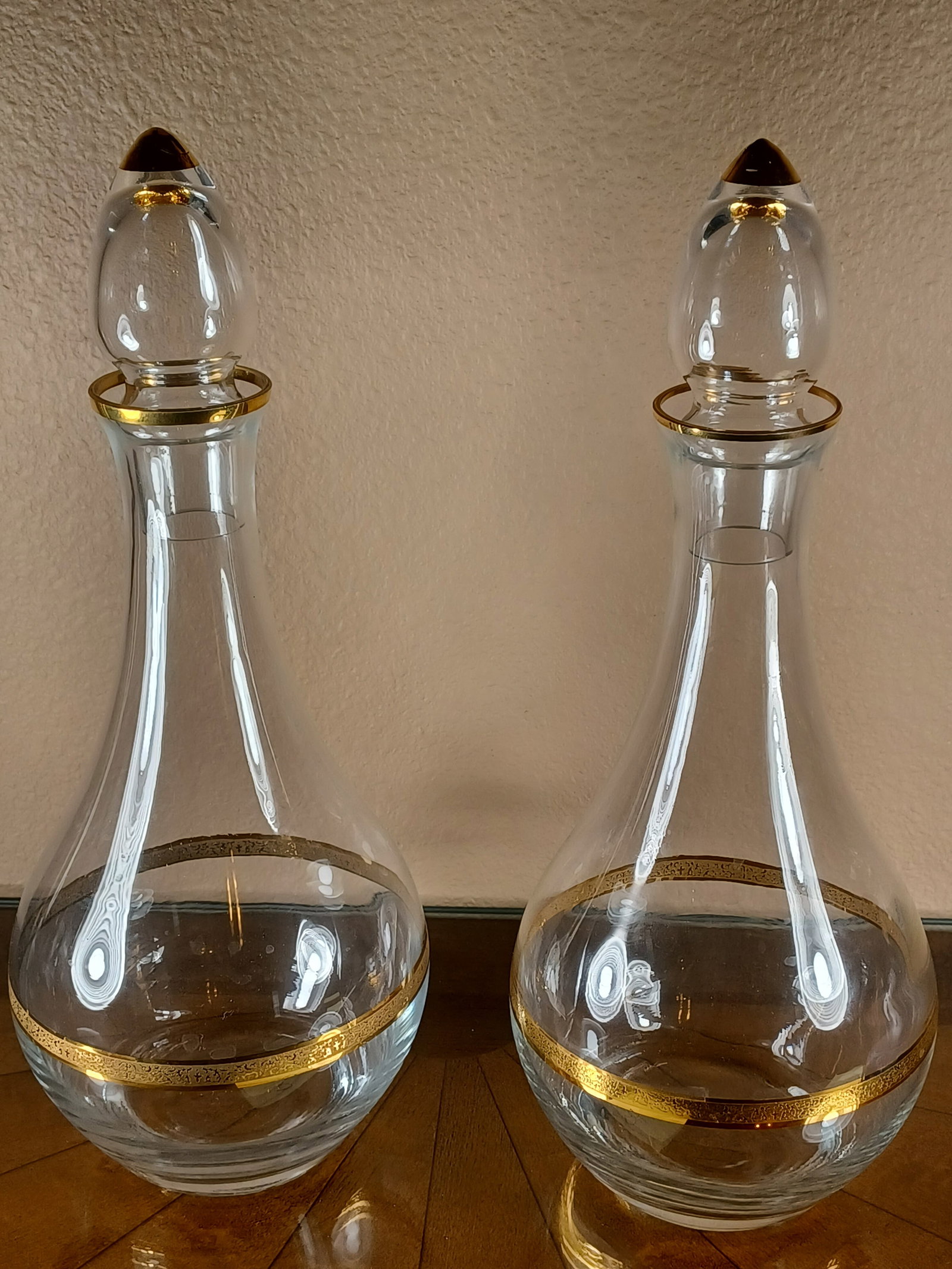 Vintage Pair of 2 Mid Century Gold Trimmed Decanters: Vintage Pair of 2 Mid Century Gold Trimmed Decanters