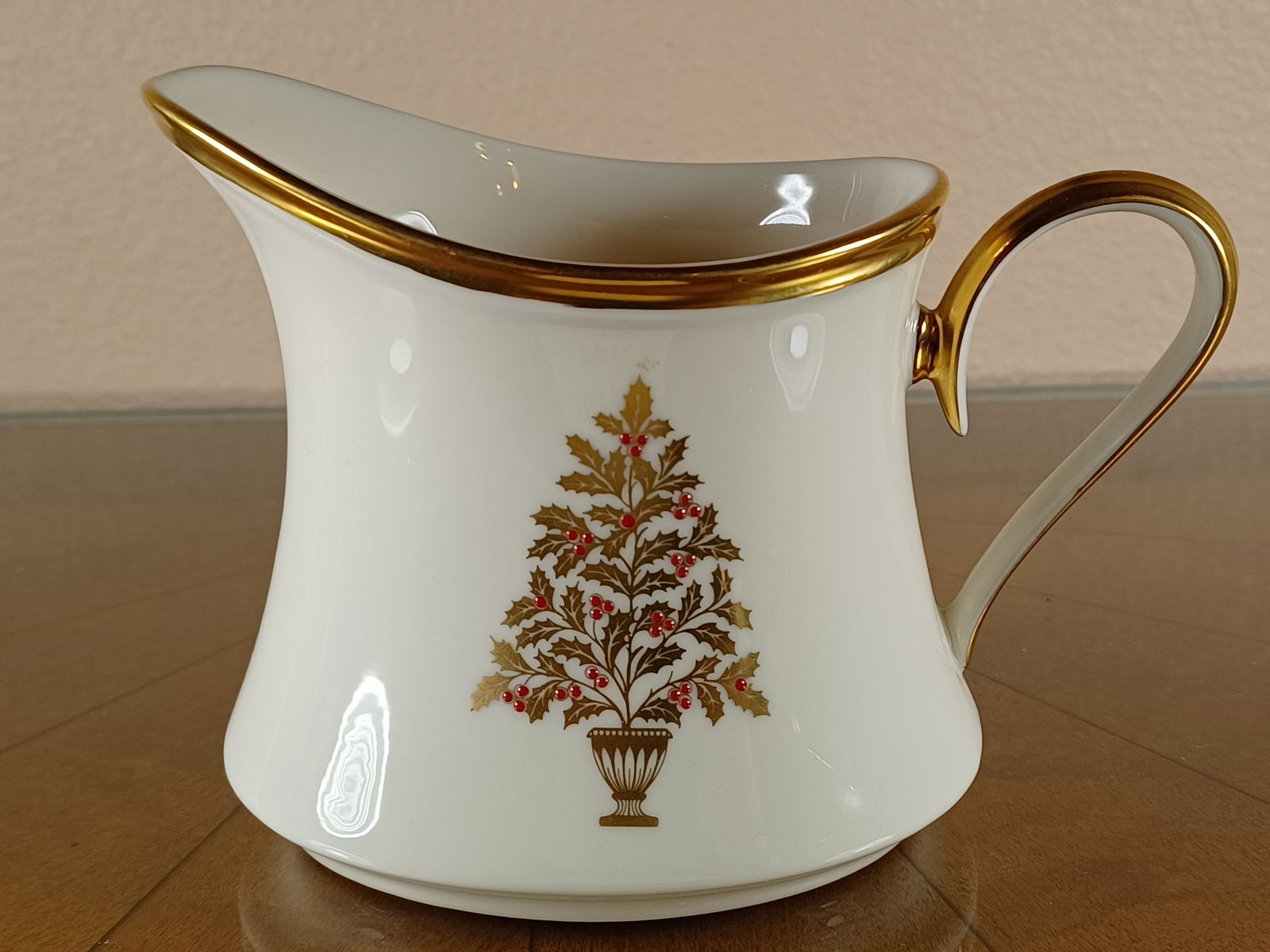 Lenox Dimensions Collection Eternal Christmas Creamer (1 of 5)