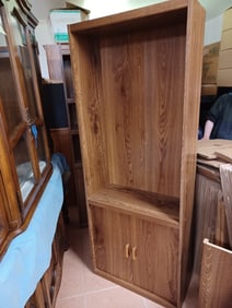 Large Book Shelf / Note we have pins for the shelves