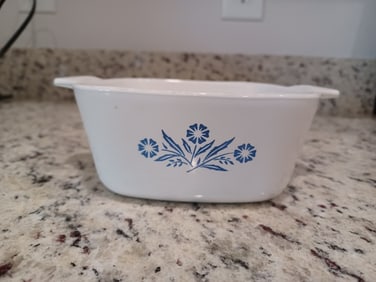 Vintage Corning Ware 2.75 Cup Casserole