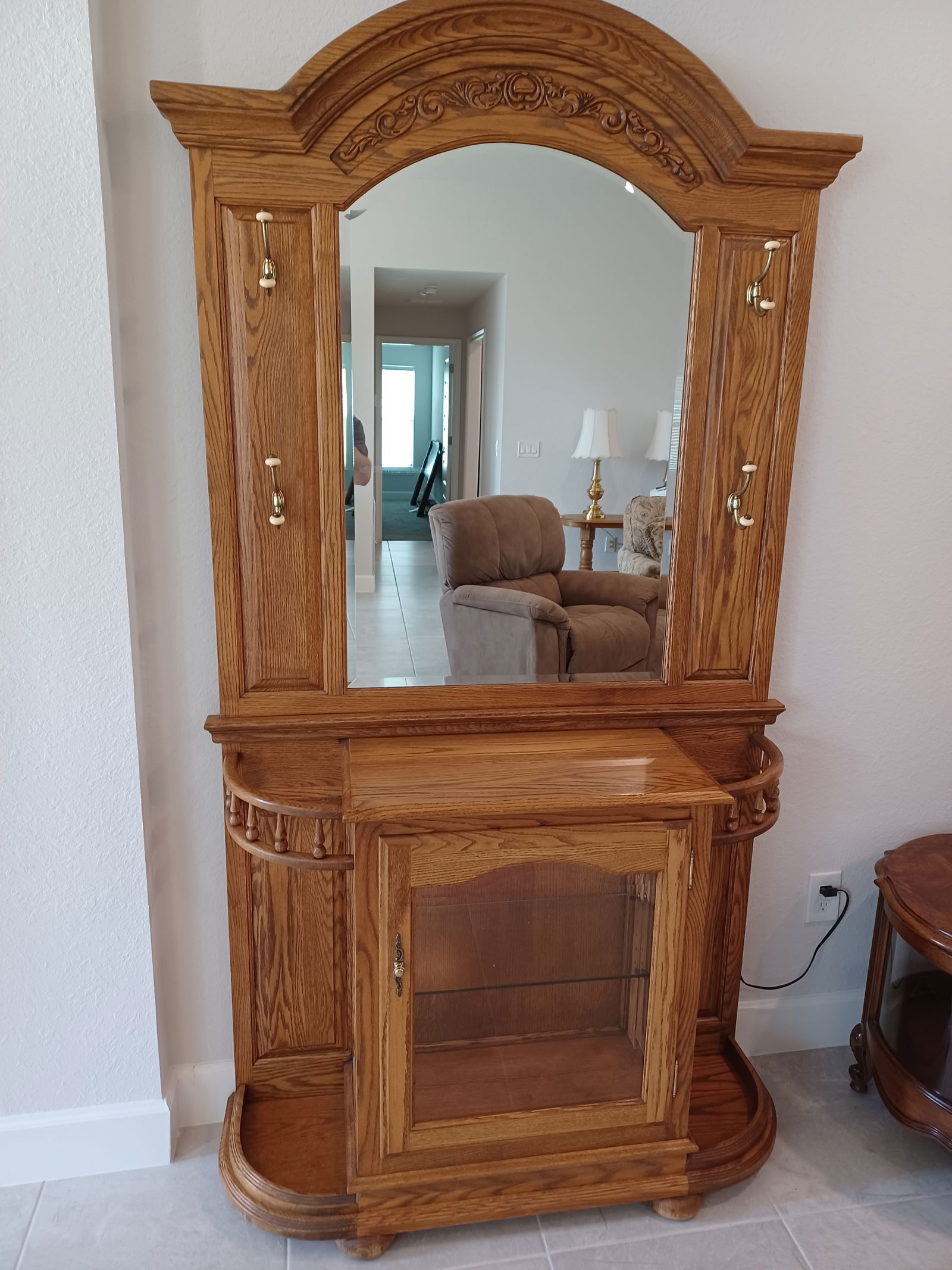 Oak Entry Halltree: Oak Entry Halltree