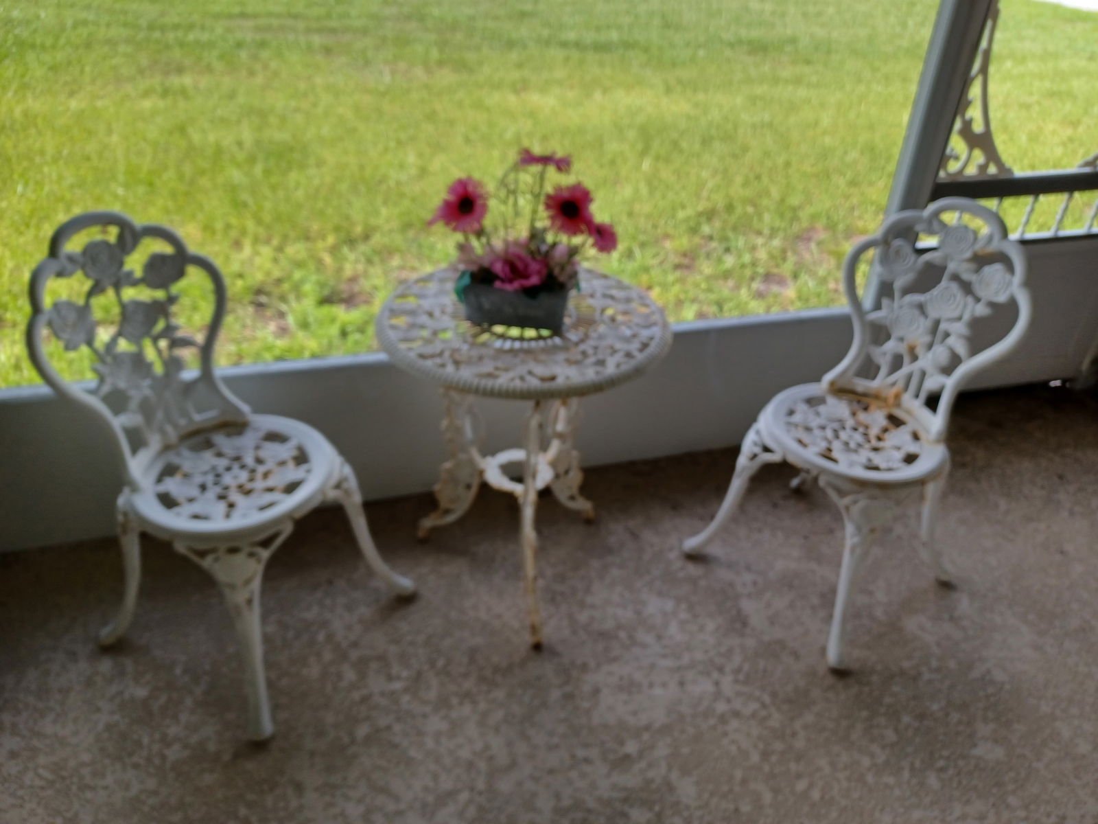 Wrought Iron Cafe Table & 2 chairs (1 of 6)