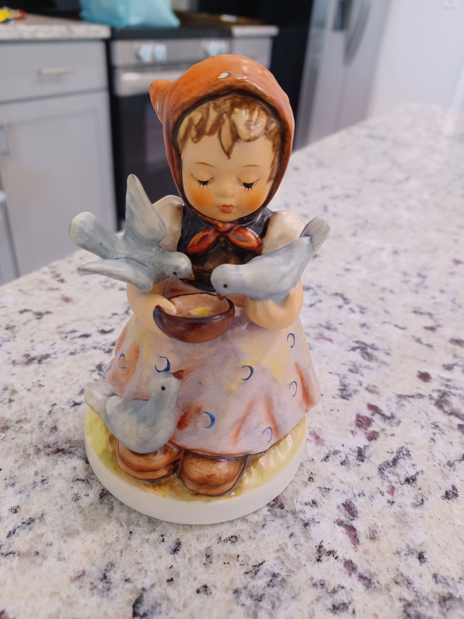 Hummel Figurine Girl with Birds 337 / 1991: Hummel Figurine Girl with Birds 337 / 1991