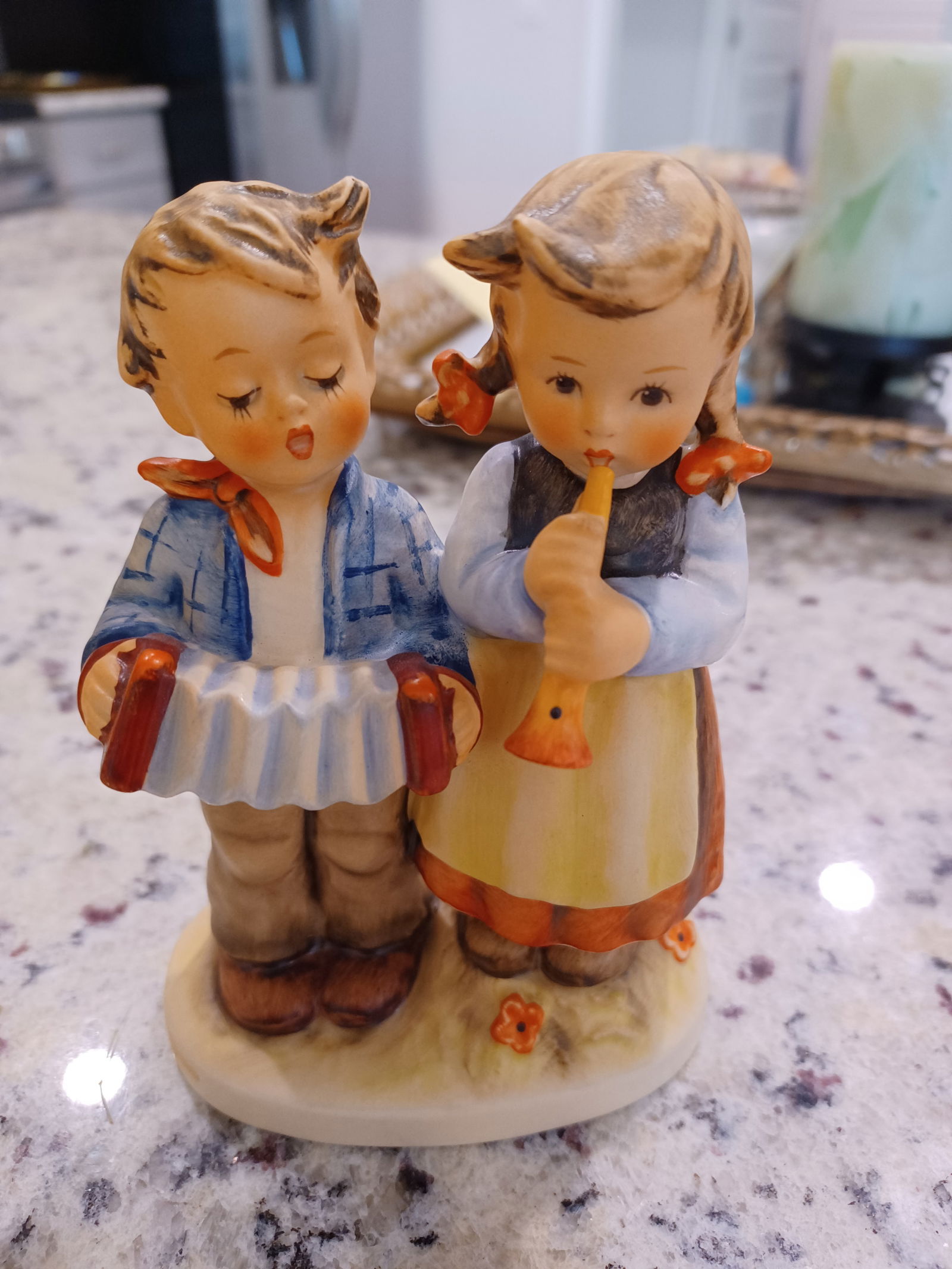 Hummel Figurine Boy & Girl Musicians / 218: Hummel Figurine Boy & Girl Musicians / 218