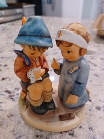 Hummel Figurine Boy & Girl Nurse / 376 / 1990
