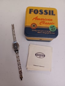 Fossil Watch in case / needs battery