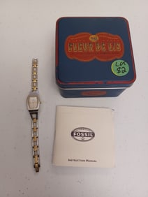 Fossil Watch in case / needs battery