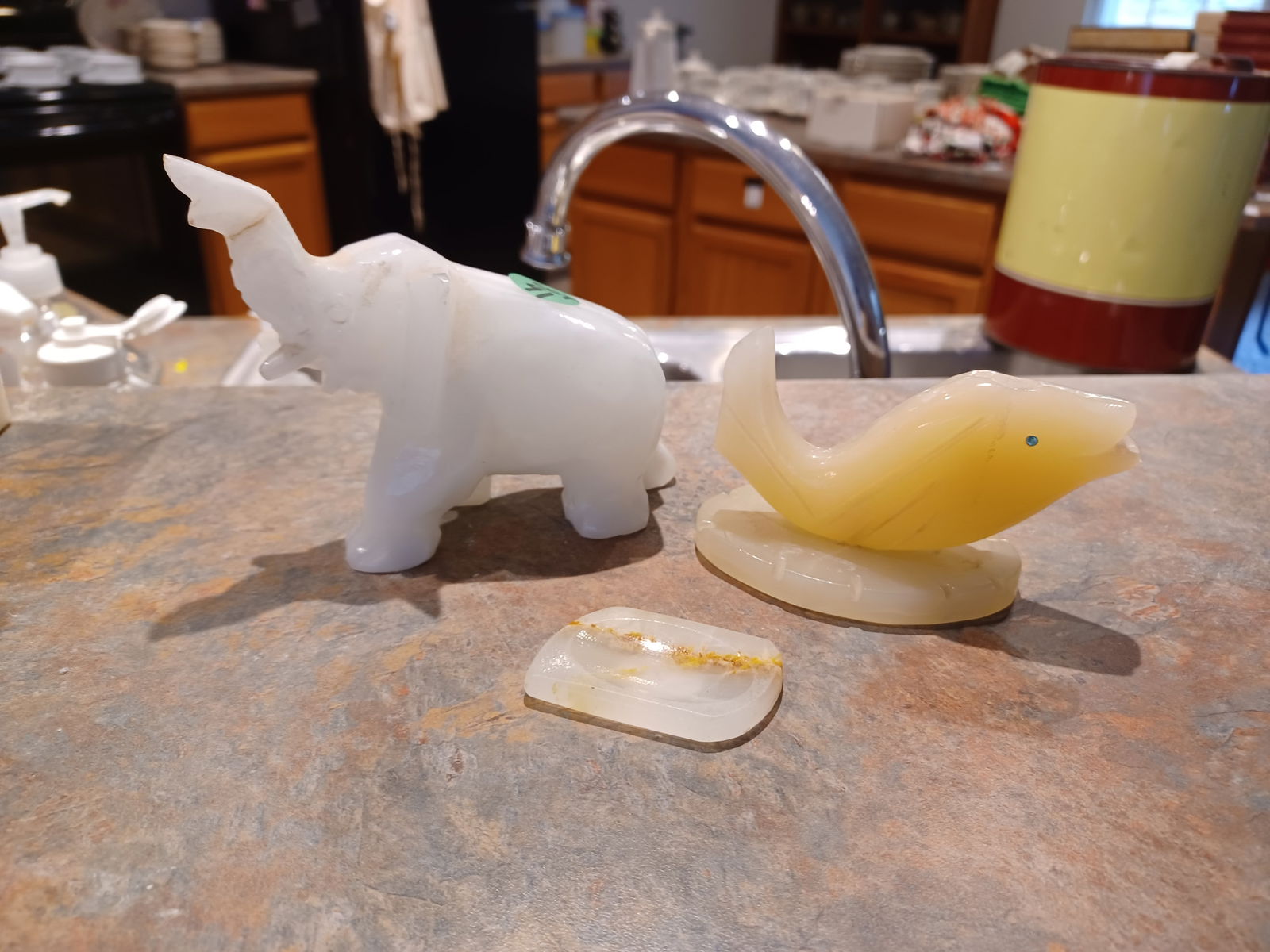 Vintage Lot Onyx Figures / elephant, fish, meditation stone: Vintage Lot Onyx Figures / elephant, fish, meditation stone