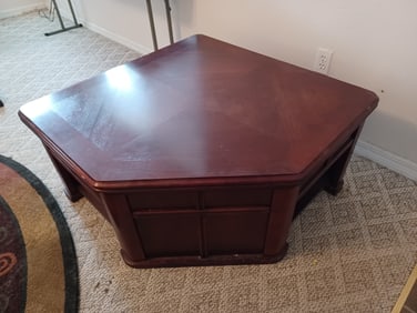 Coffee table / extends up to create an eating/ activity table