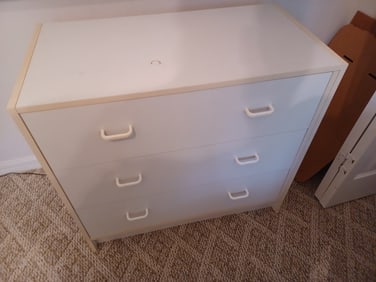 White 3 drawer chest