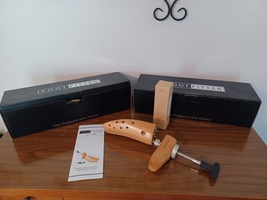 NEW Pair of Shoe Foot Fitters in box
