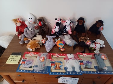 Large Lot of Beenie Babies