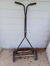 Manual Lawn Mower / Works