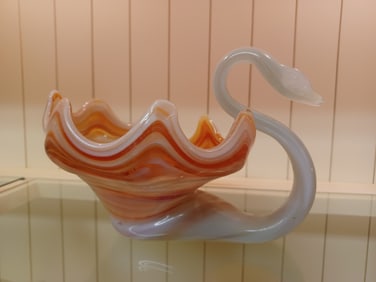 Vintage Artglass Swan