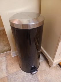 Metal Flip Top Trash Can