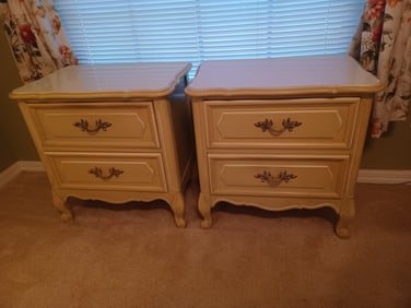 Vintage set of 2 Night Stands