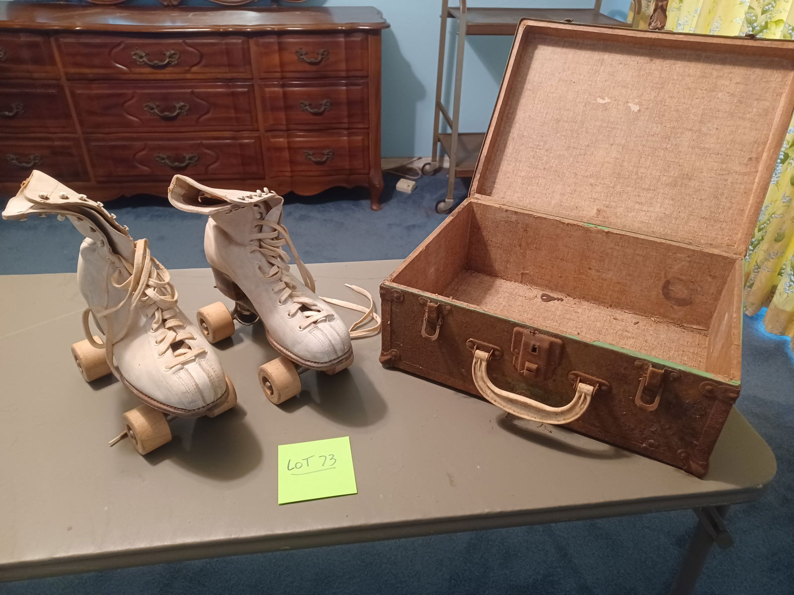 Vintage Dated 6/8/27 Hyde Leather Rollerskates/ wood wheels in case (1 of 10)