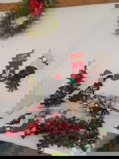 Large Lot of Misc Christmas Decoration: Large Lot of Misc Christmas Decoration