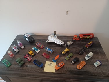 Lot of Die Cast Cars / Some Hotwheels and Matchbox