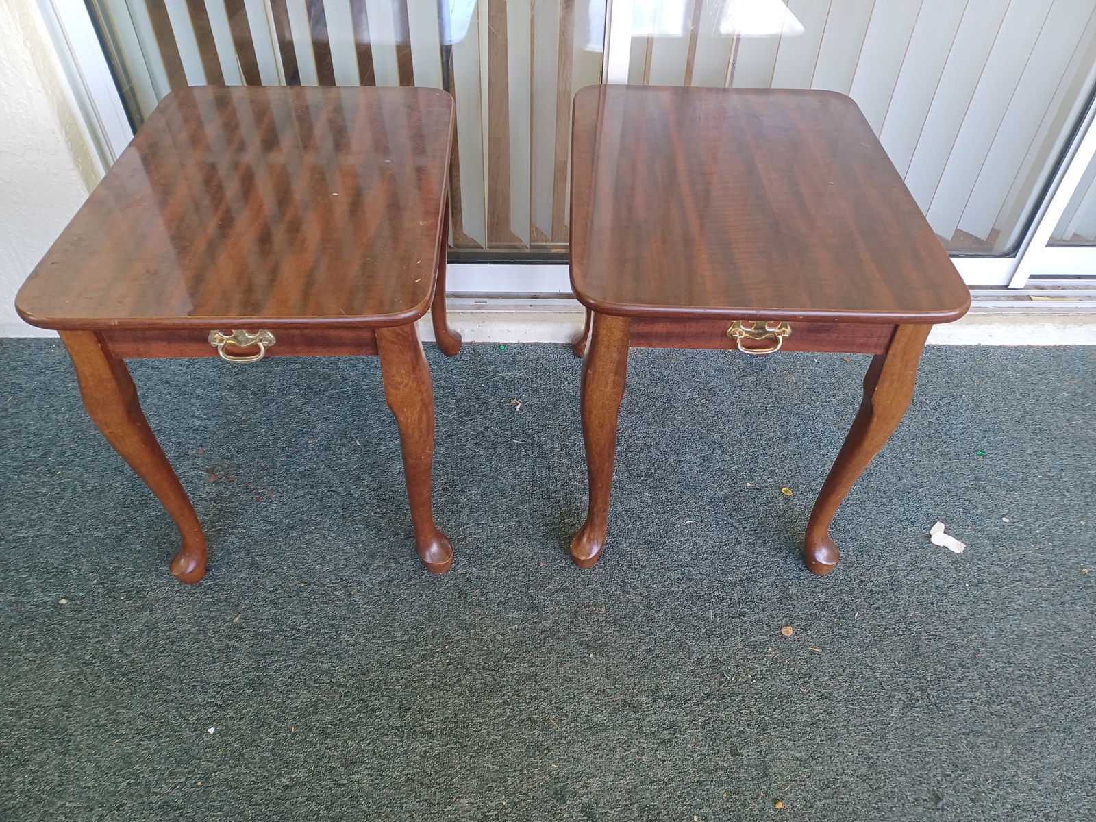 Pair of Queen Anne Style Mahogany End Tables (1 of 6)