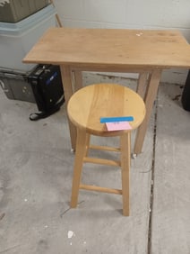 Small workbench on wheels with stool