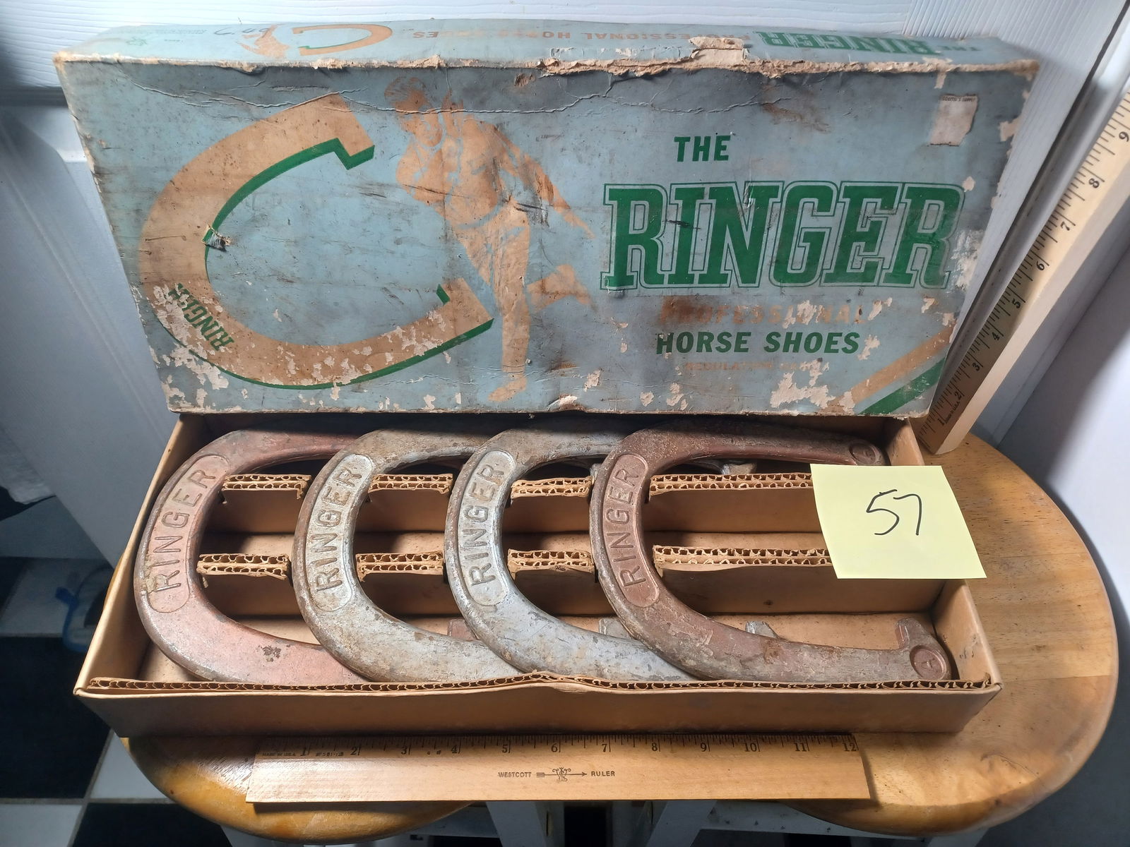 Vintage The Ringer Horseshoe Set in original box (1 of 4)