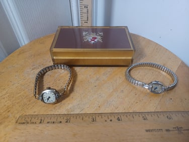 Lot of Vintage watches & case / not working