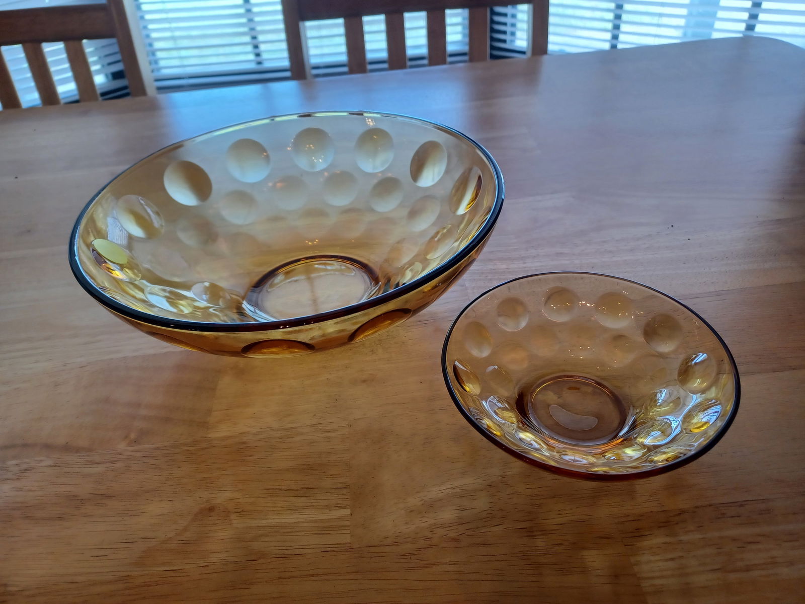 Mid Century Amber Bowl Set: Mid Century Amber Bowl Set