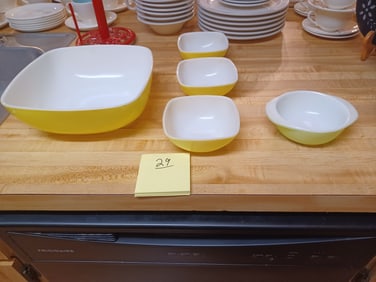 Vintage Pyrex Salad Bowl Set / Primary Yellow Pattern / Bonus Pyrex Small casserole in Lime Green