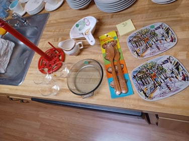 Mixed Lot of Vintage Kitchen Items