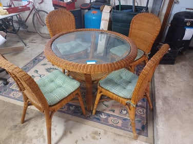 Wicker Table & Chairs / See photps for condition issues