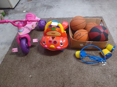 Kids Lot / All seen / balls need inflation