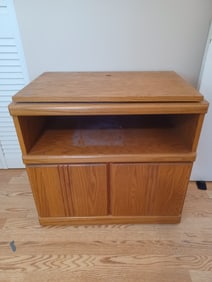 Oak Swivel Top TV Stand on Wheels
